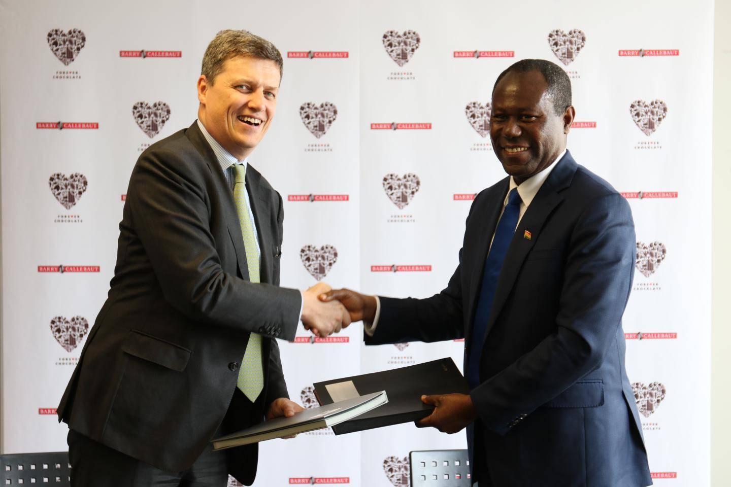 Barry Callebaut and Ghana intensify cooperation on a sustainable cocoa farming model