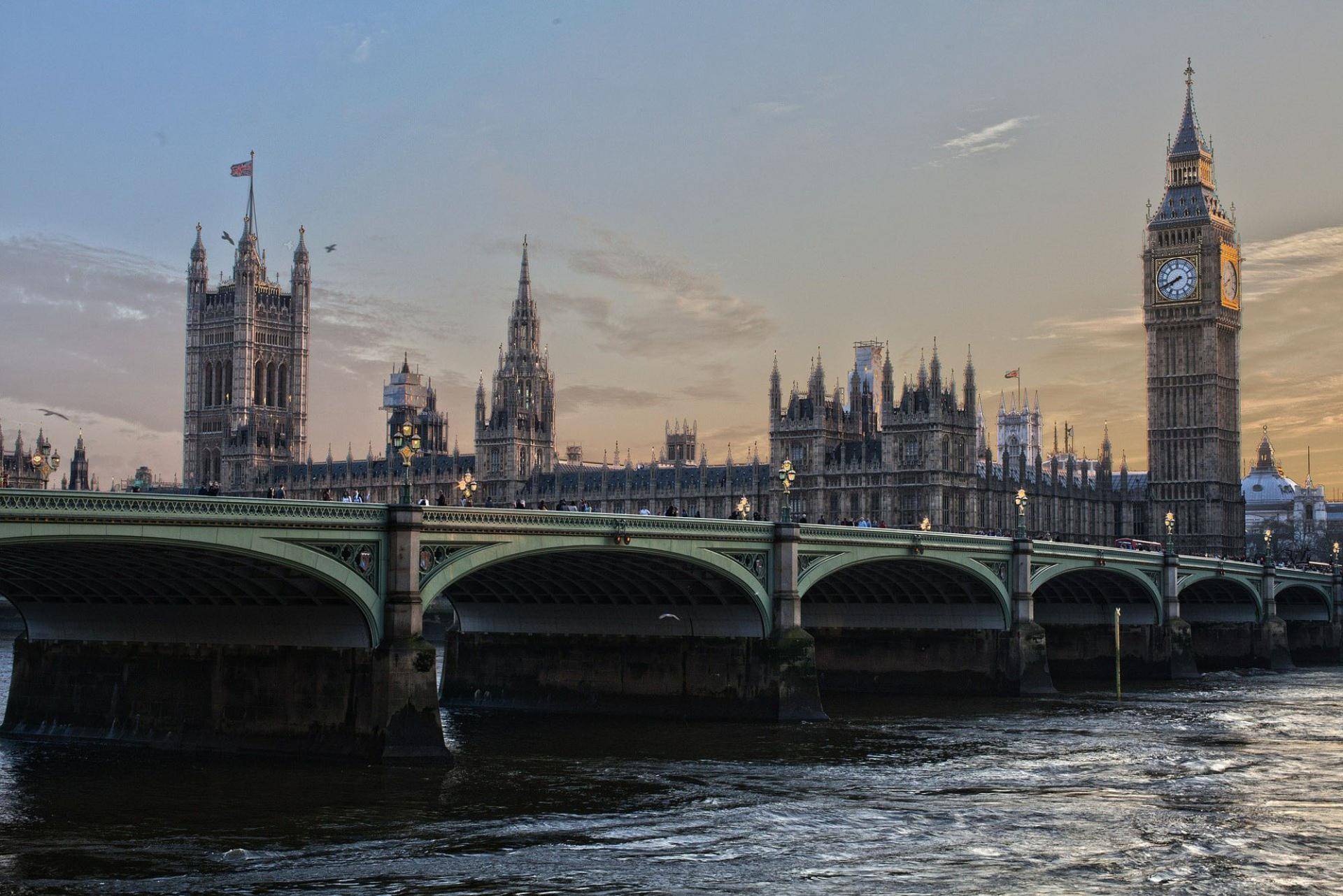 Half-Year Results London, Roadshow
