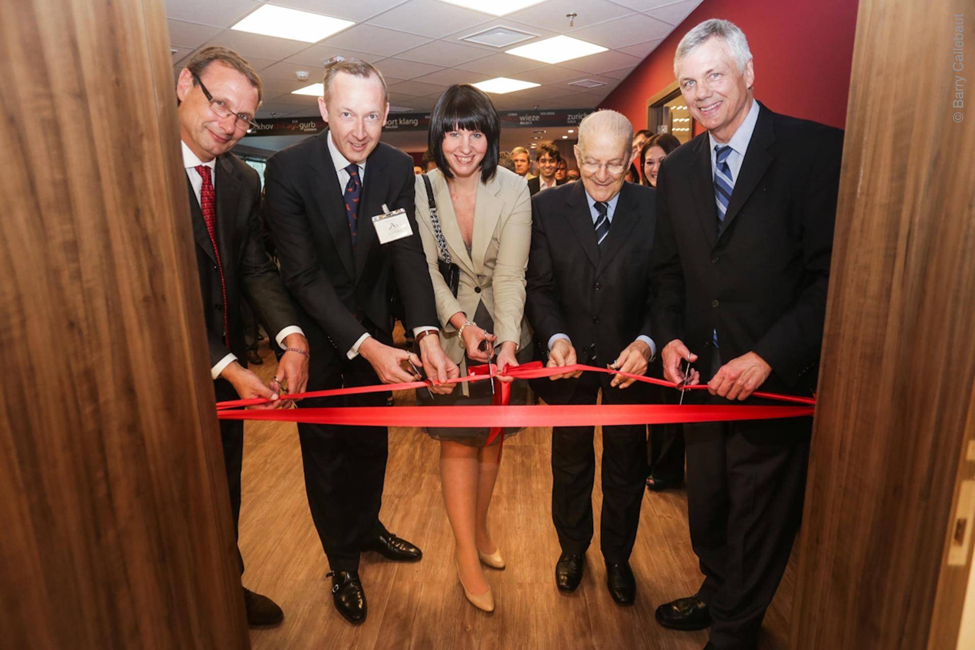 Inauguration ceremony, cutting the ribbon