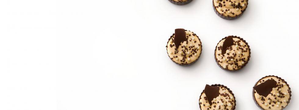 pumpkin tarts with mona lisa chocolate cups