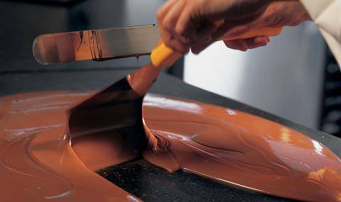 Chocolate tempering