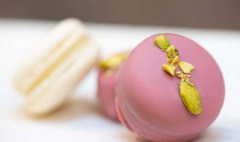 Barry Callebaut Ruby Macaroon