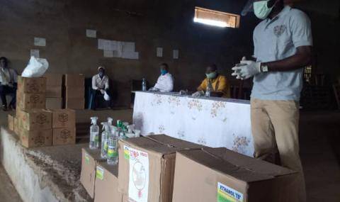 Distribution of hand hygiene packages Cameroon