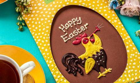 Fortnum & Mason (UK) - Happy Easter plaque to deliver in the mailbox