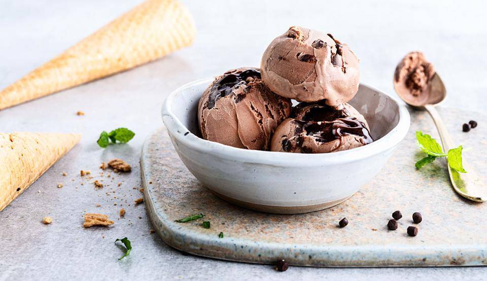 Vegan chocolate ice cream, made with dairy-free cocoa powder and croquoa