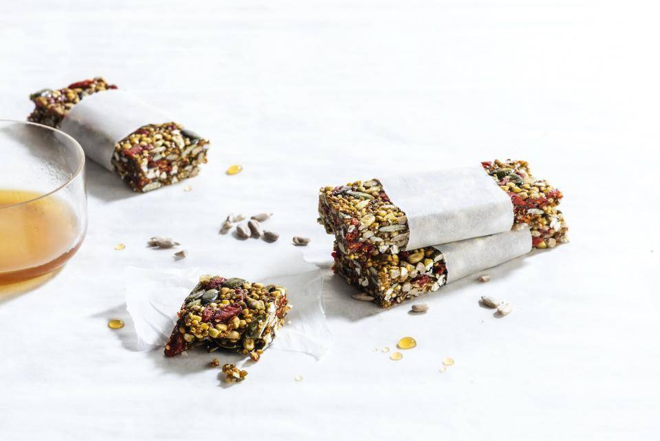 granola bar made with cacaofruit ingredients