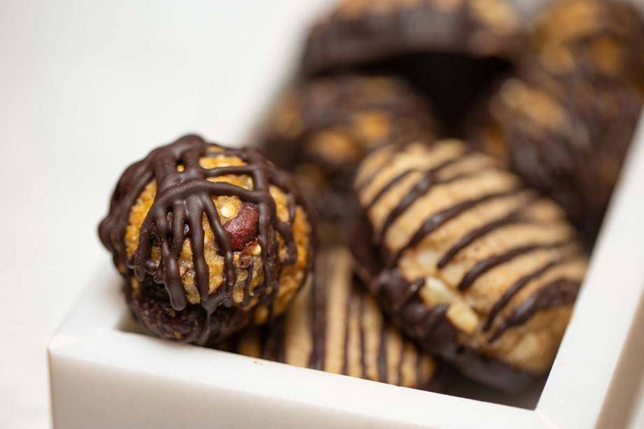 Chocolate granola bite
