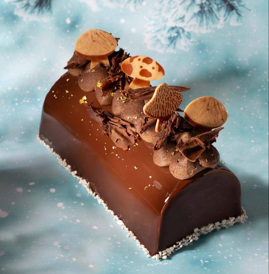 Caramel Doré chocolate, dark chocolate shavings, silver marzipan crunch
