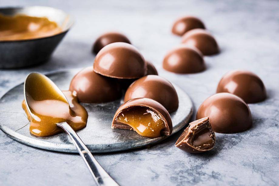 Caramel filling pralines, water-based fillings confectionery