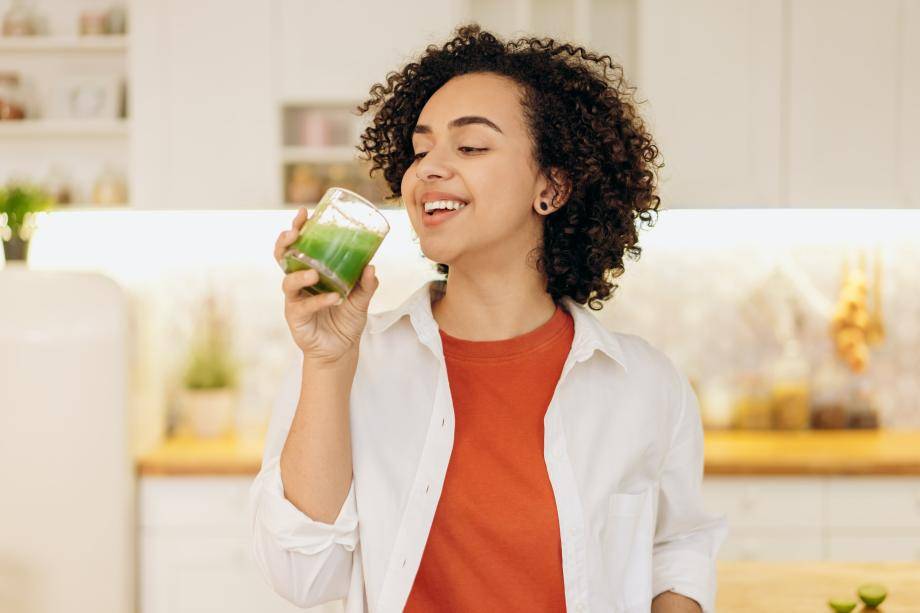 millennial drinking smoothie