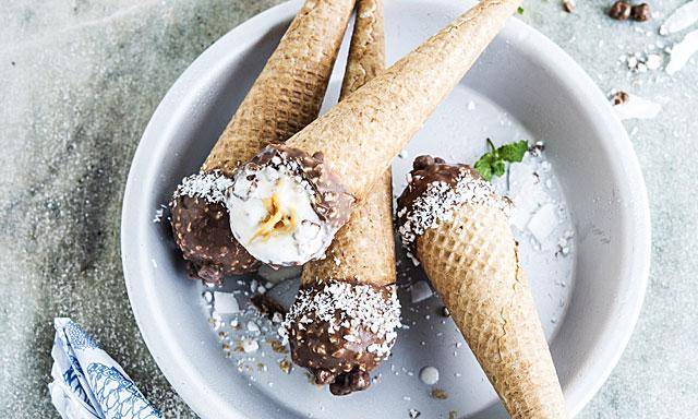 Smooth caramel filling as center of ice cream cones