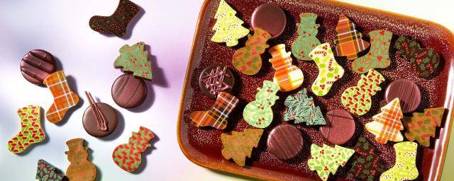 Christmas pralines in various shapes and prints